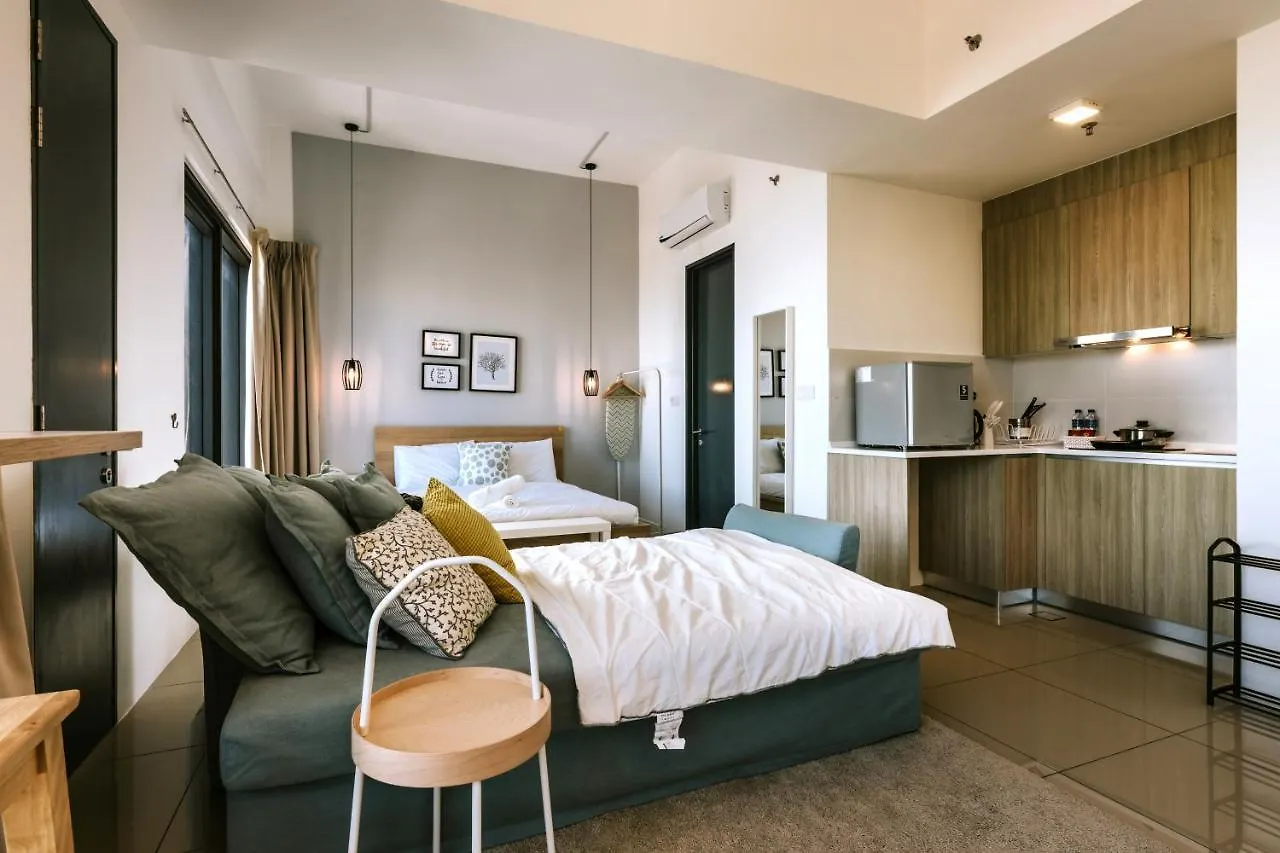 Muji Studio 2 - Seaview At 218 Tropicana Near Komtar Food Heaven With Netflix & Tv Box George Town Apartment
