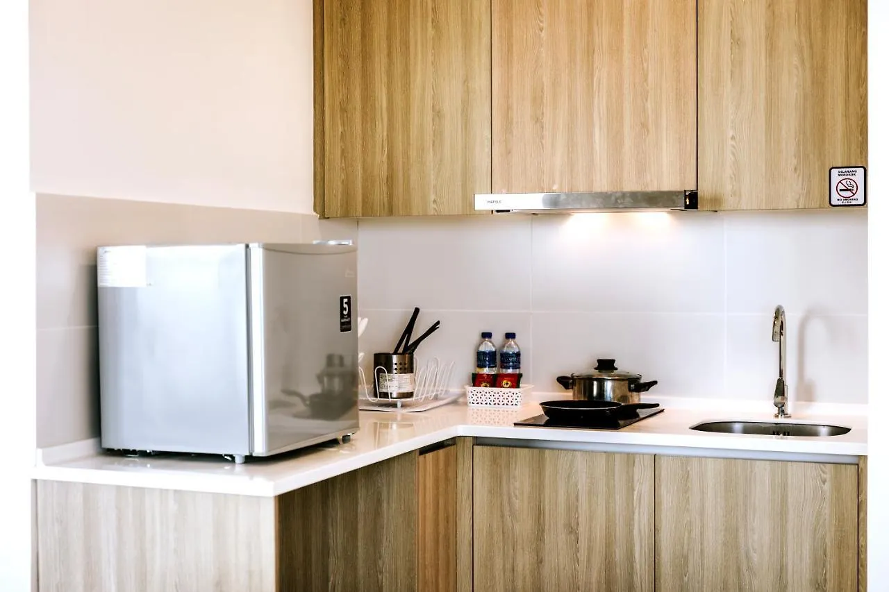 Muji Studio 2 - Seaview At 218 Tropicana Near Komtar Food Heaven With Netflix & Tv Box George Town